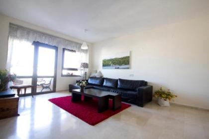 Tel Aviv Towers Apartment - image 1