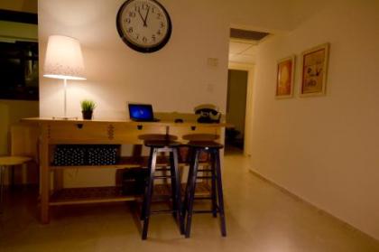 Tel Aviv Towers Apartment - image 15