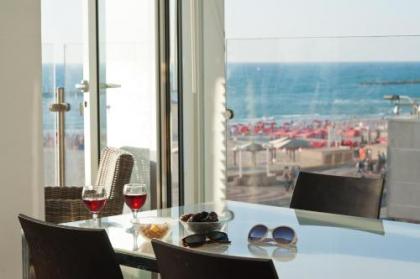 Stunning Apt w/ Balcony & Sea View by Sea N' Rent - image 8