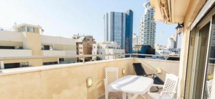 Luxury Duplex Apt w/ Balcony by Sea N' Rent - image 3