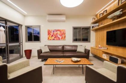 Ben Gurion Apartment - image 7