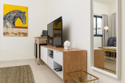 LuKa 15 - By Beach Apartments TLV - image 10