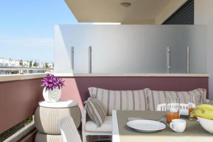 Hilton Beach - Stylish Apt with Balcony - image 12