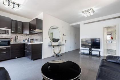Beautiful 2 Bdr Apartment - Beach Side #TL38 - image 19