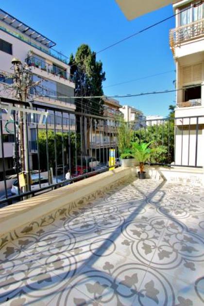 BEAUTIFUL 2 BEDROOMS APARTMENT WITH BALCONY -CENTRAL TLV 3 MIN TO THE BEACH - image 4
