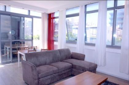 Ben Yehuda Sunny Apartment with balcony - image 1