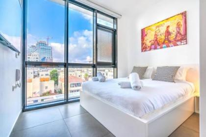 Luxury Beach Tel Aviv 2BR by Airsuite - image 9