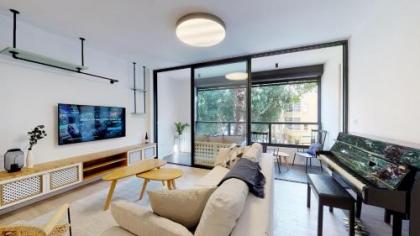 Ideal 2BR in Byron 7 by HolyGuest - image 3