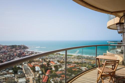 FeelHome - Magical Sea View Apartment with Pool Gym Parking - main image