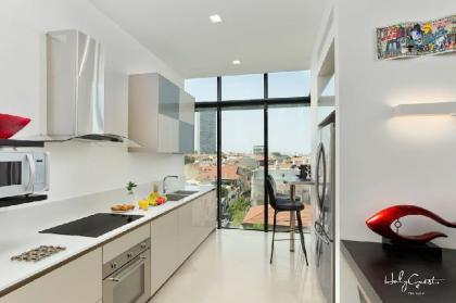 Deluxe Loft 2BR in White City by HolyGuest - image 10