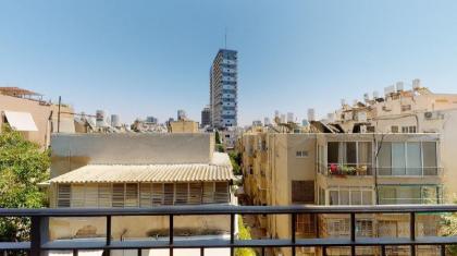 By the Beach Splendid and Cosy Apt heart of TLV - image 9