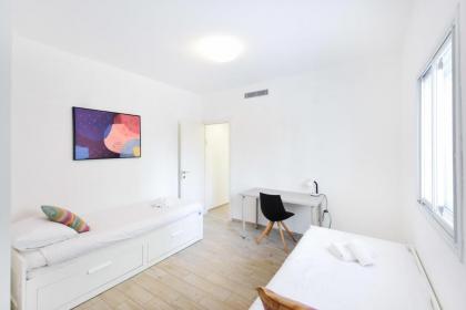 Sunflower 2BR in Dizengoff by HolyGuest - image 13