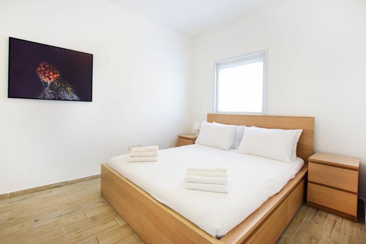 Sunflower 2BR in Dizengoff by HolyGuest - image 7