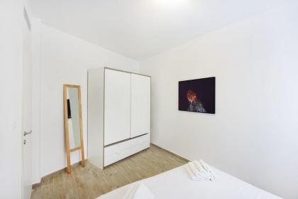 Sunflower 2BR in Dizengoff by HolyGuest - image 8