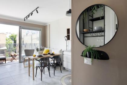 Bright & Chic Apartment with Mamad in the City by Sea N' Rent - image 19