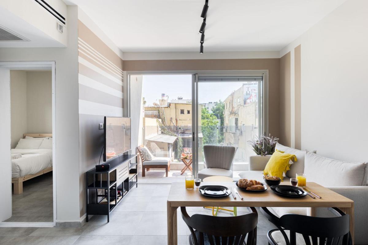 Bright & Chic Apartment with Mamad in the City by Sea N' Rent - image 2
