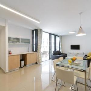 3 maon   By Beach Apartments tLV