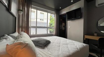 Beer Garden Hotel - image 21