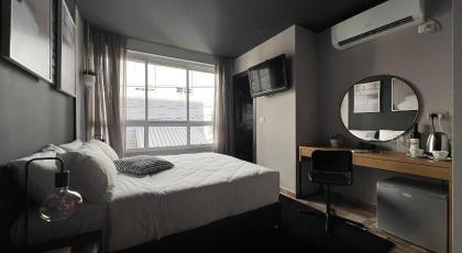 Beer Garden Hotel - image 27