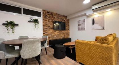 Beer Garden Hotel - image 29
