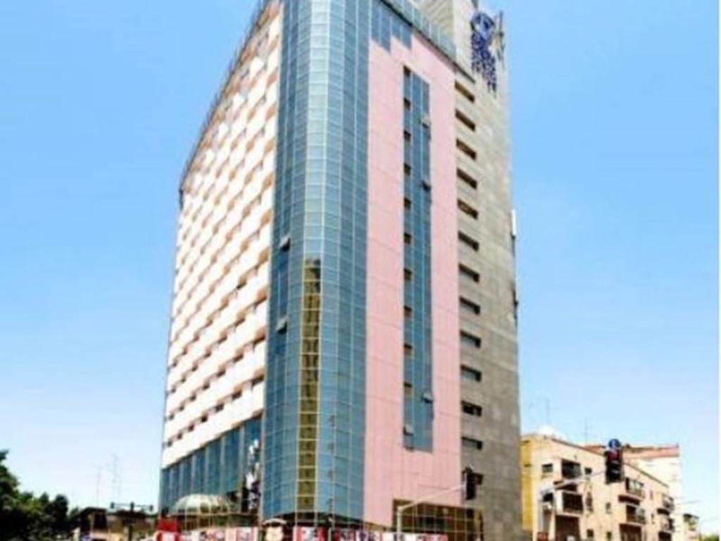 Ramada by Wyndham Ramat Gan - main image