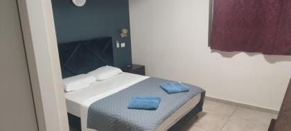Central Laguardia Hotel - image 25