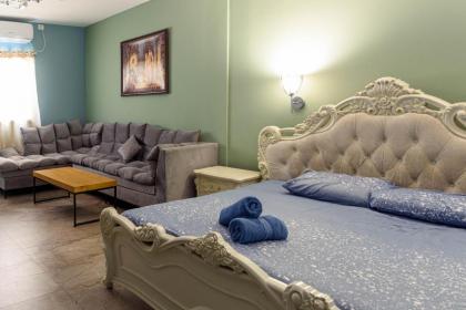 Central Laguardia Hotel - image 29