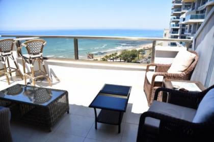 Penthouse Apartment On The Beach - image 15