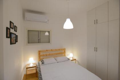 Arlozorov Bat Yam Beach - image 11