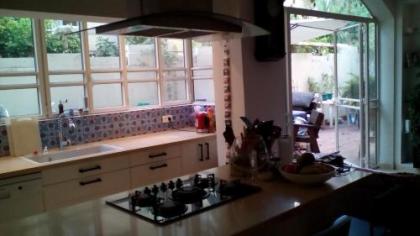 Wonderful Garden Apartment - image 4
