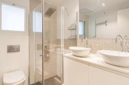 Bright 2BD Apartment in the Heart of Tel Aviv by Sea N' Rent - image 13
