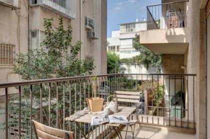 TLV2RENT Unique Dizengof Apartment - image 7