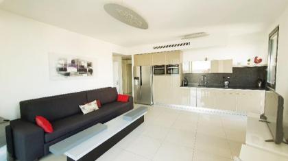 Cozy 2 Bdr Apartment Florentine #TL16 - image 3