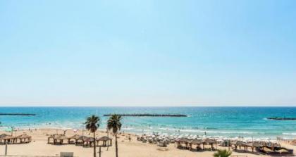 Luxury Apts 5-min Walk to Gordon Beach by Sea N' Rent - image 1