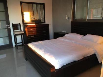 Sea View Apartment Prime Location On The Beach - image 18