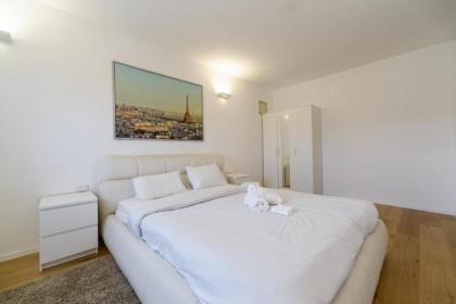 6 Ben Azariah - By Beach Apartments TLV - image 19