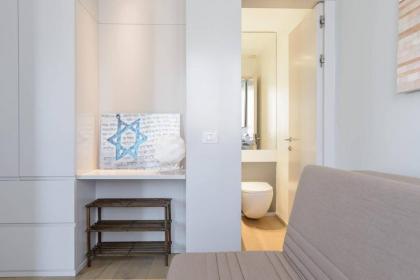 Italian design apartment in Rotchild /habima - image 25
