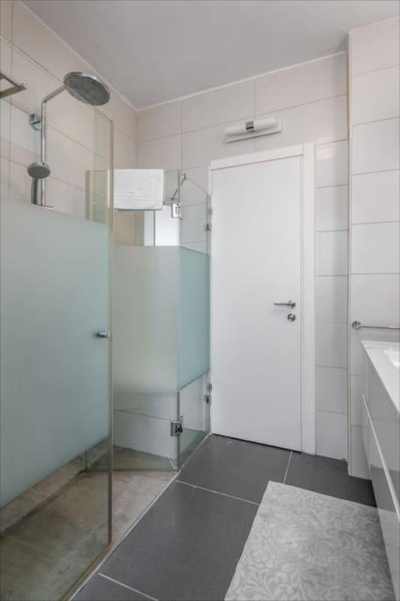 Trust Inn-Kalisher Stunning Duplex Terrace/parking - image 4