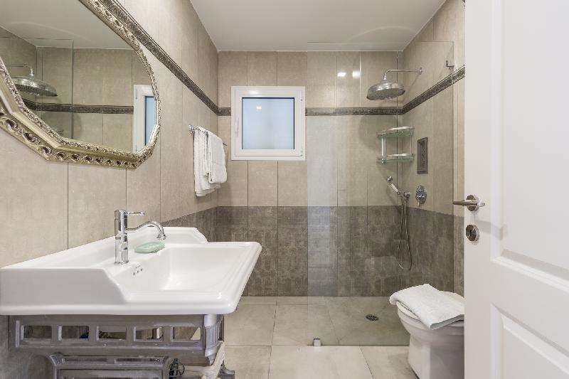 Charming 2 Bdr Apartment Garden Dizengoff #TL41 - main image