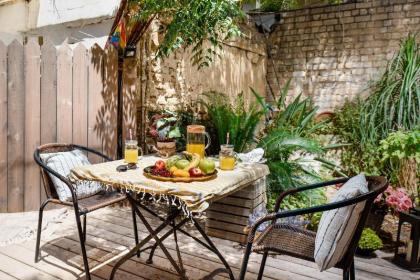 Sea Breeze Garden Apt. 4min Walk to The Beach - image 3