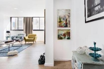 High Quality Designed 3 BR Apartment Hayarkon 185 - image 16