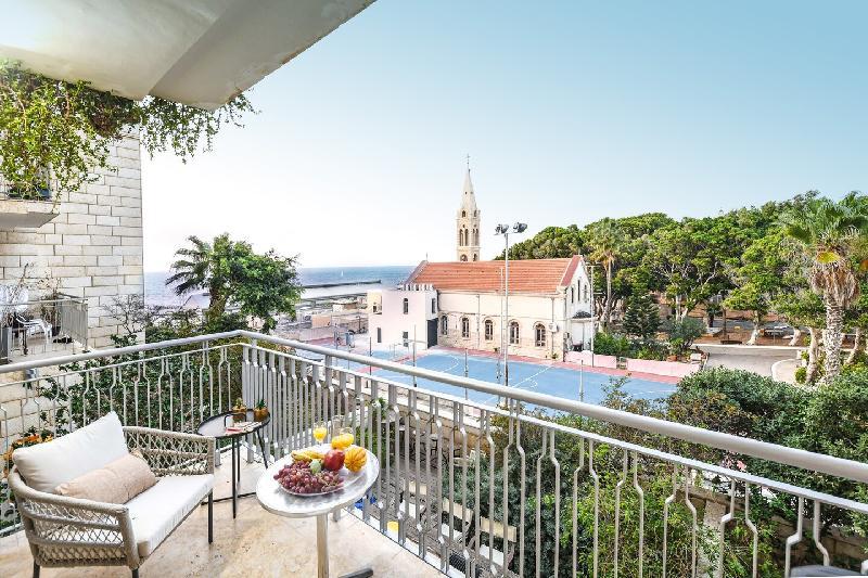 Deluxe 2-Bedroom Jaffa Dreams with Pool & Parking - main image