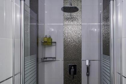 Brilliant 3BR in Shalom Aleichem 27 by HolyGuest - image 25