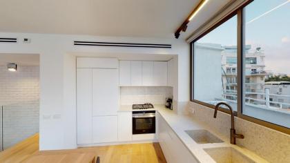 Authentic 3BR Penthouse in Ben Gurion by HolyGuest - image 27