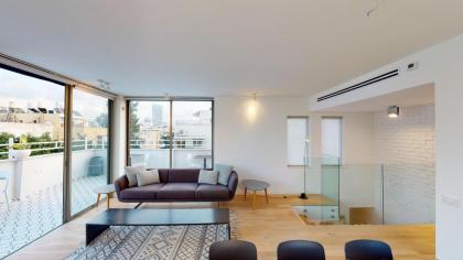 Authentic 3BR Penthouse in Ben Gurion by HolyGuest - image 28