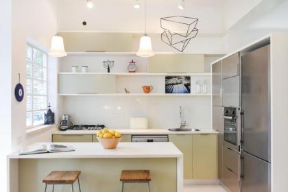 Spacious 3-BR Apartment by HolyGuest - image 25