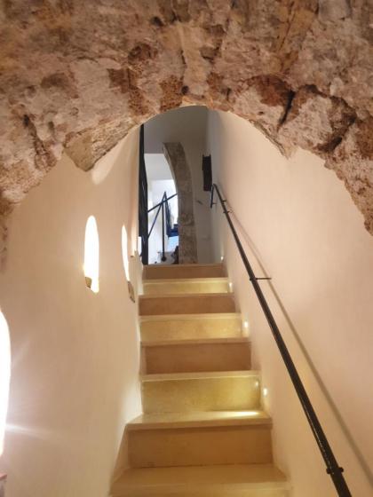 Luxury studio at the heart of old Jaffa - image 25