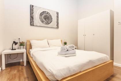 TLV Down Town nice one bedroom apartment with shelter - image 2