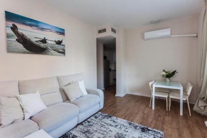 TLV Down Town nice one bedroom apartment with shelter - image 26