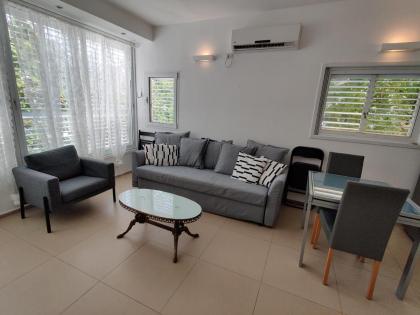 2BDR Holiday Home by Mezizim Beach and TLV Port! - image 24